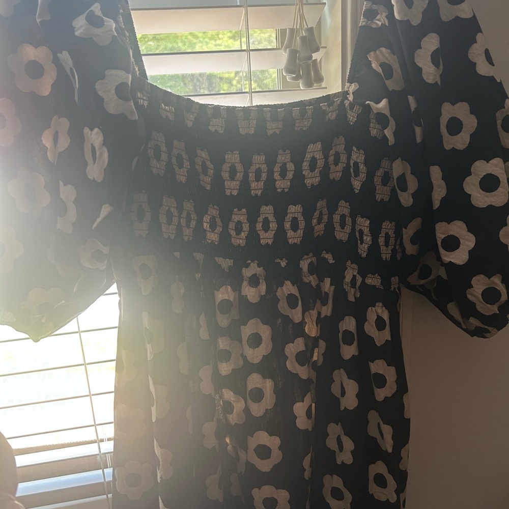 Christy Dawn Katrina dress in Noir Daisy - Picture 4 of 5